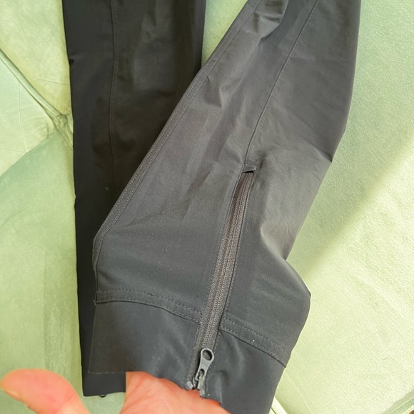 Nike Basketball Pants - Picture 3 of 4